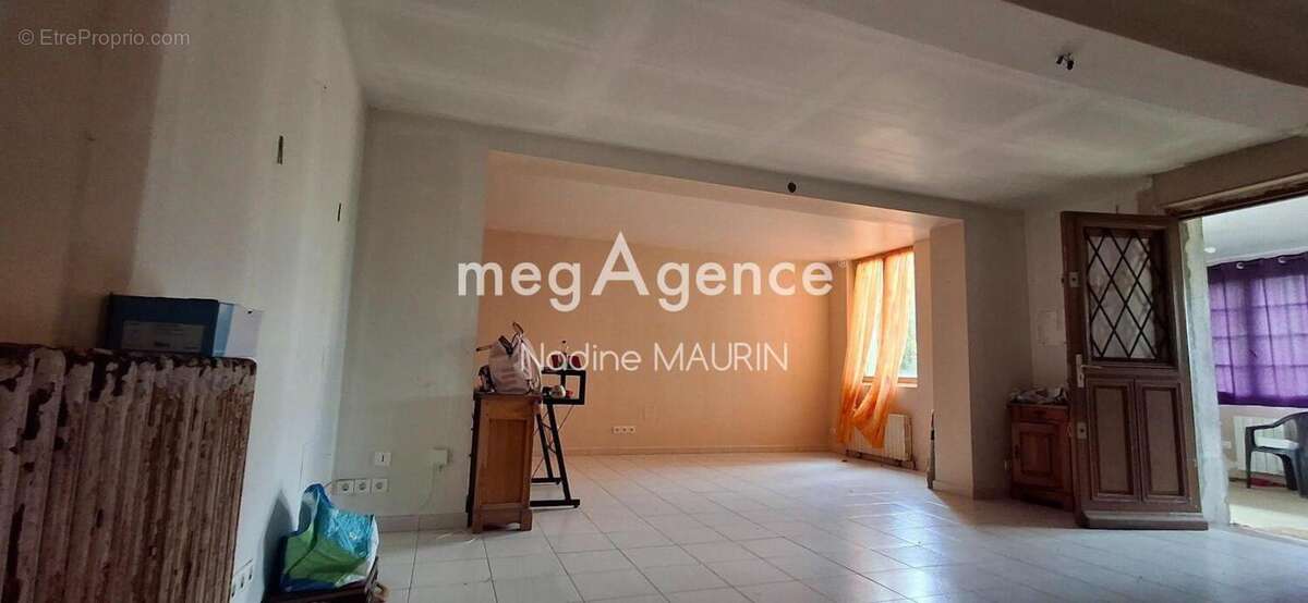 À rénover  Maison de 105 m² sur terrain de 3 180 m²  Villavard - photo 4