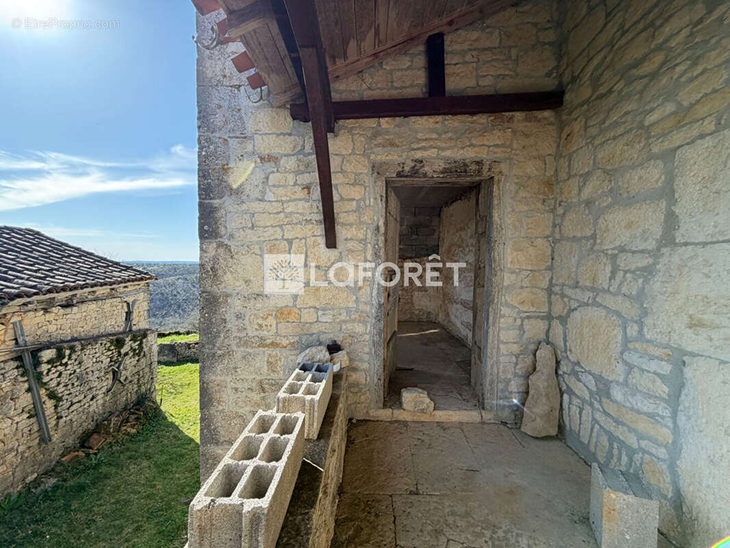 Maison à LAROQUE-DES-ARCS