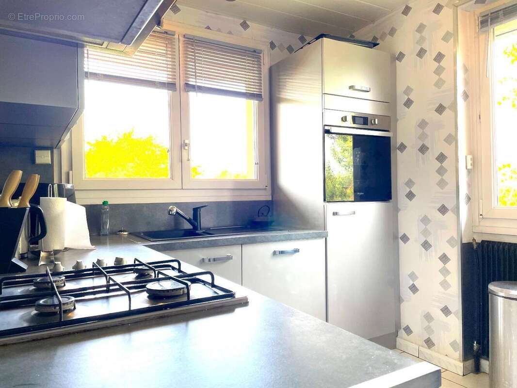   - Maison à DECINES-CHARPIEU