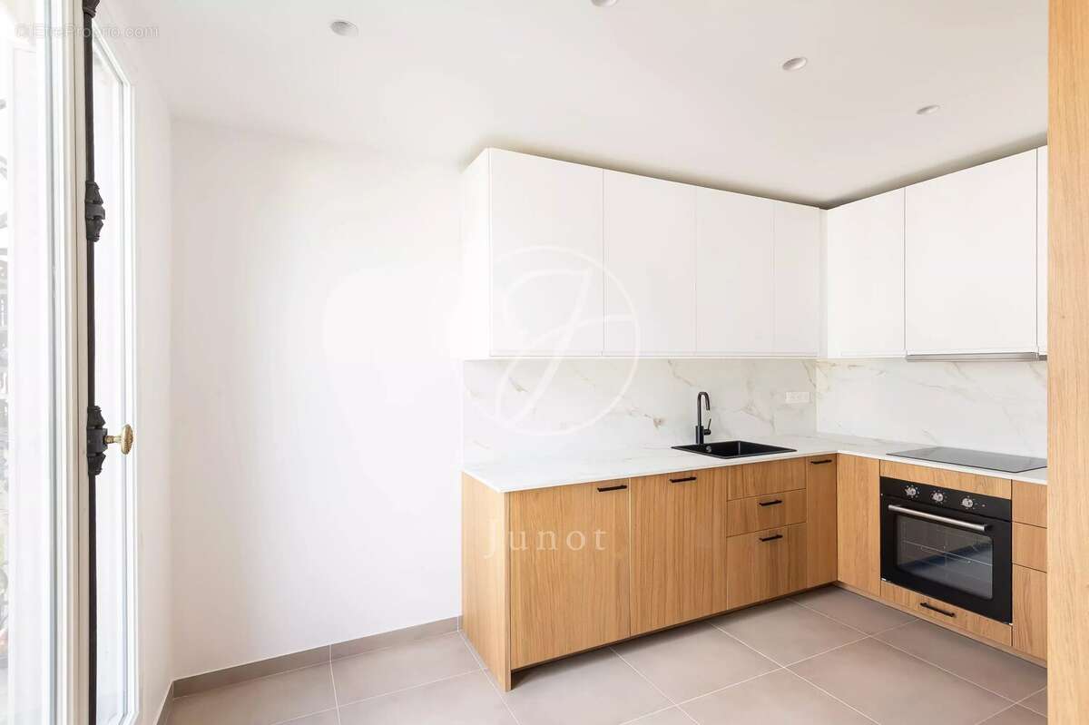 Appartement à PARIS-8E