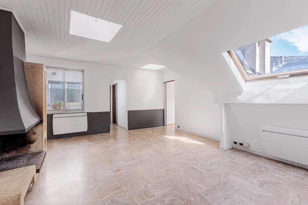 Appartement à PARIS-3E