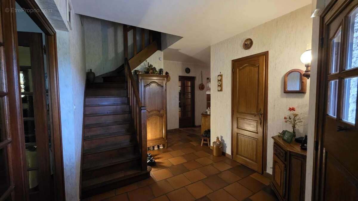 Maison à MILLY-SUR-THERAIN