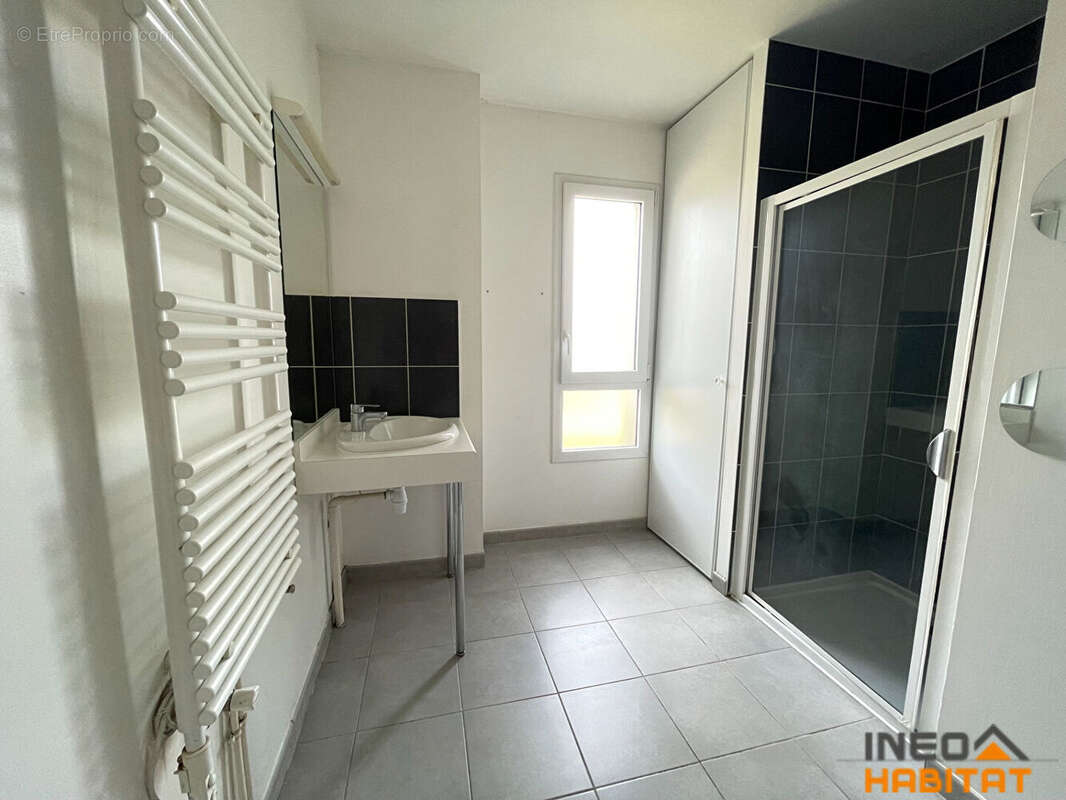Appartement à LA MEZIERE