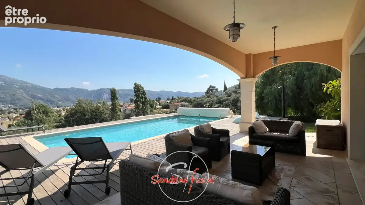 Superbe villa individuelle avec piscine, garage, abri voiture et terrain atttenant - photo 3