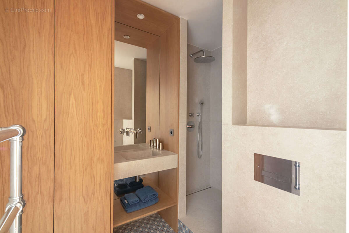 Appartement à PARIS-15E