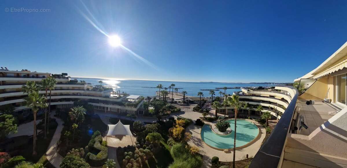 Appartement à SAINT-LAURENT-DU-VAR