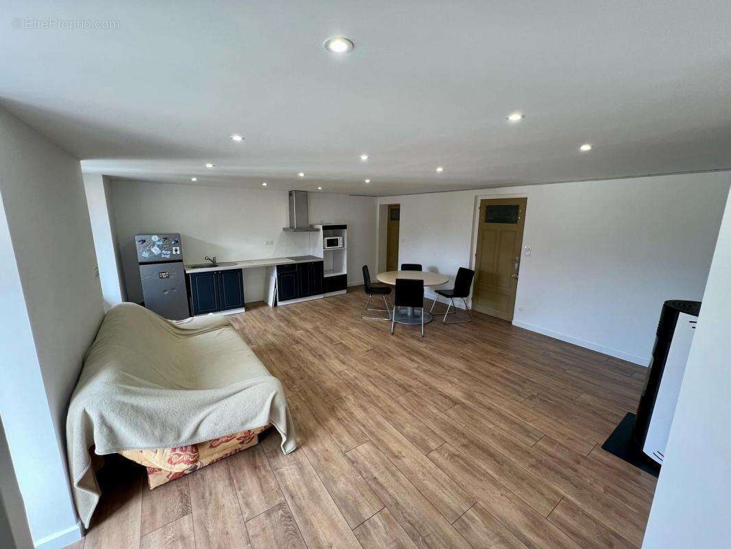 Appartement à ESPINASSES