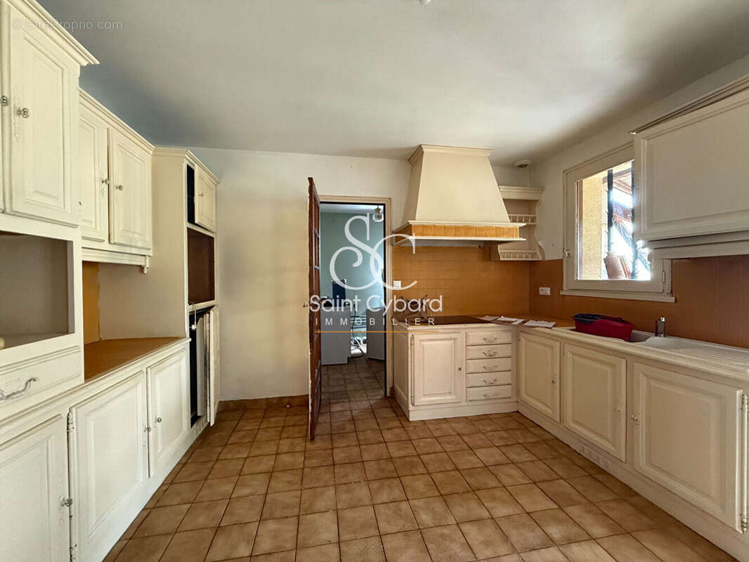 Maison à SAINT-YRIEIX-SUR-CHARENTE