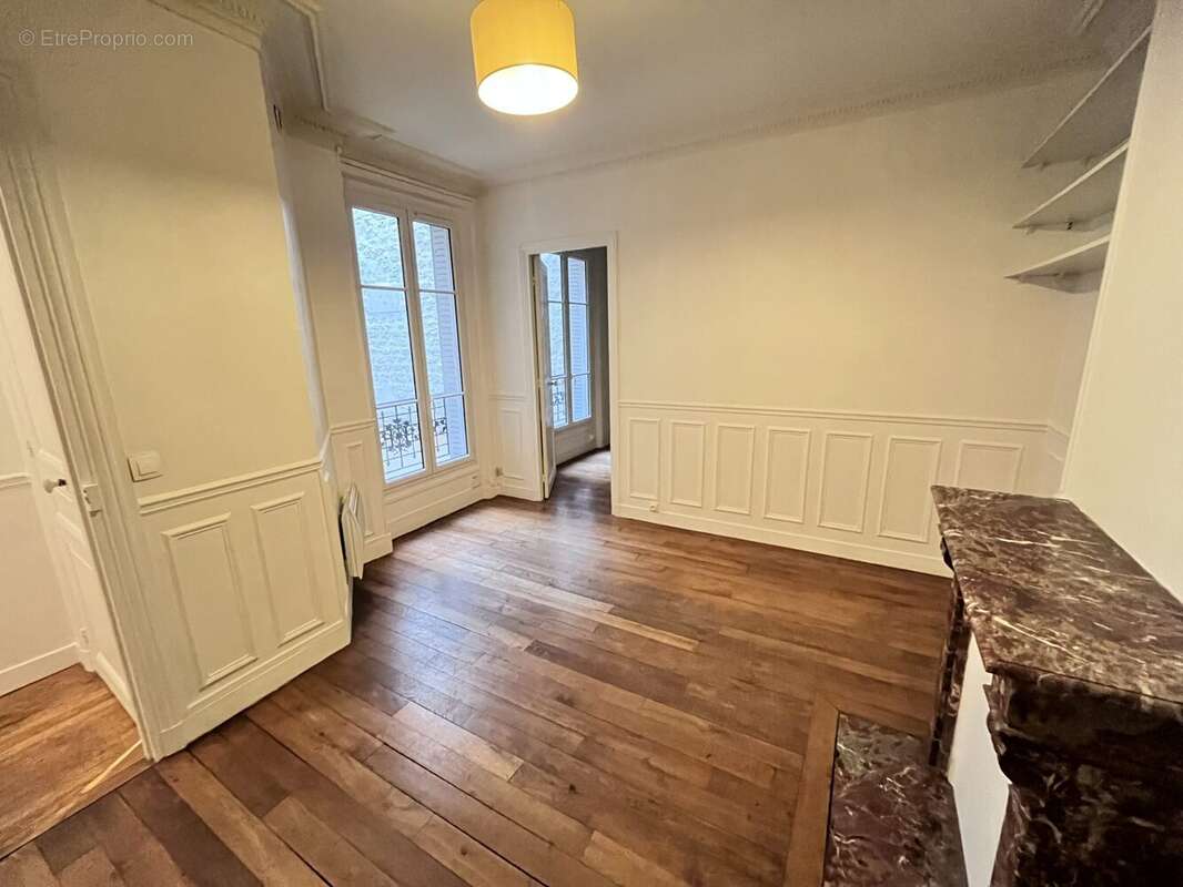 Salon - Appartement à PARIS-11E