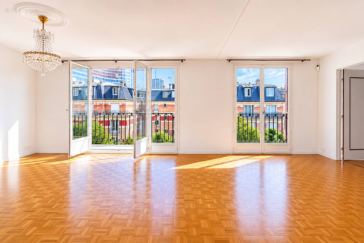 Appartement à PARIS-15E