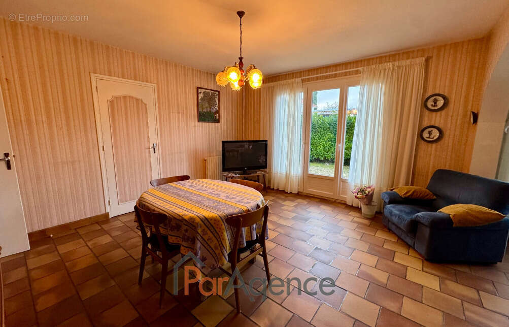 Maison à VAUX-SUR-MER