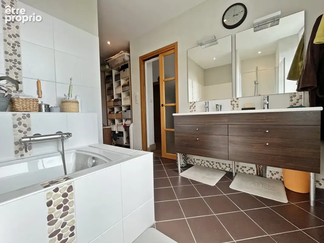Maison bourgeoise, 200m2 habitables, terrasse et jardin - photo 17