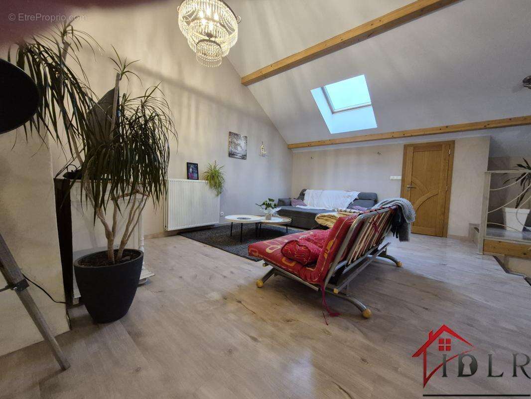 Maison à LA LANTERNE-ET-LES-ARMONTS