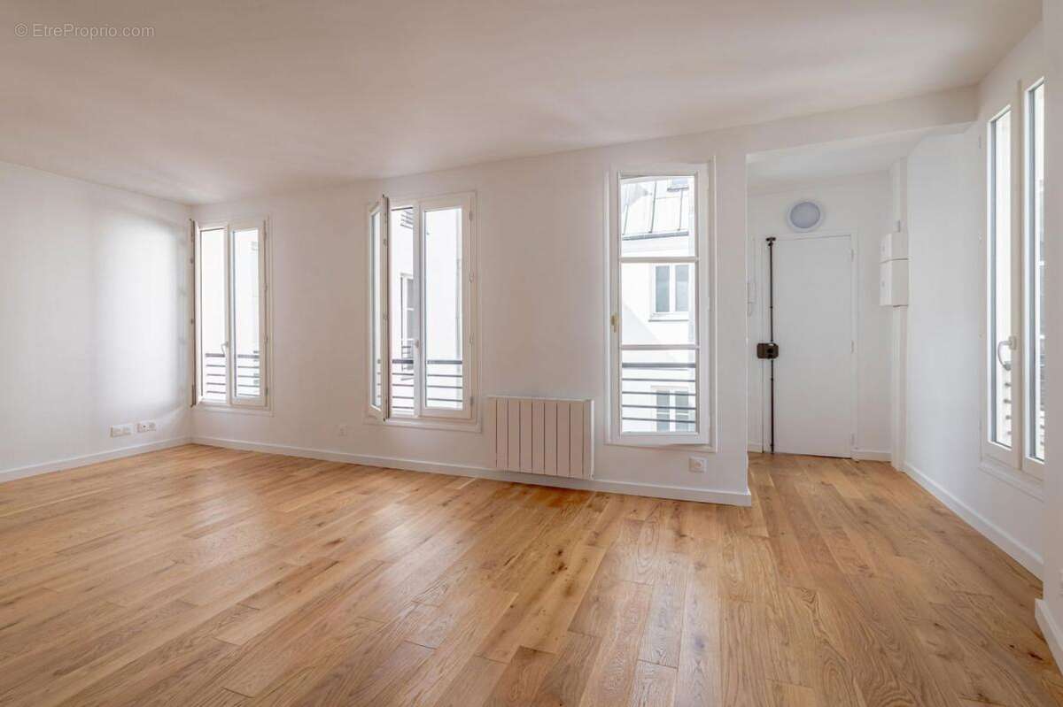 Appartement à PARIS-3E