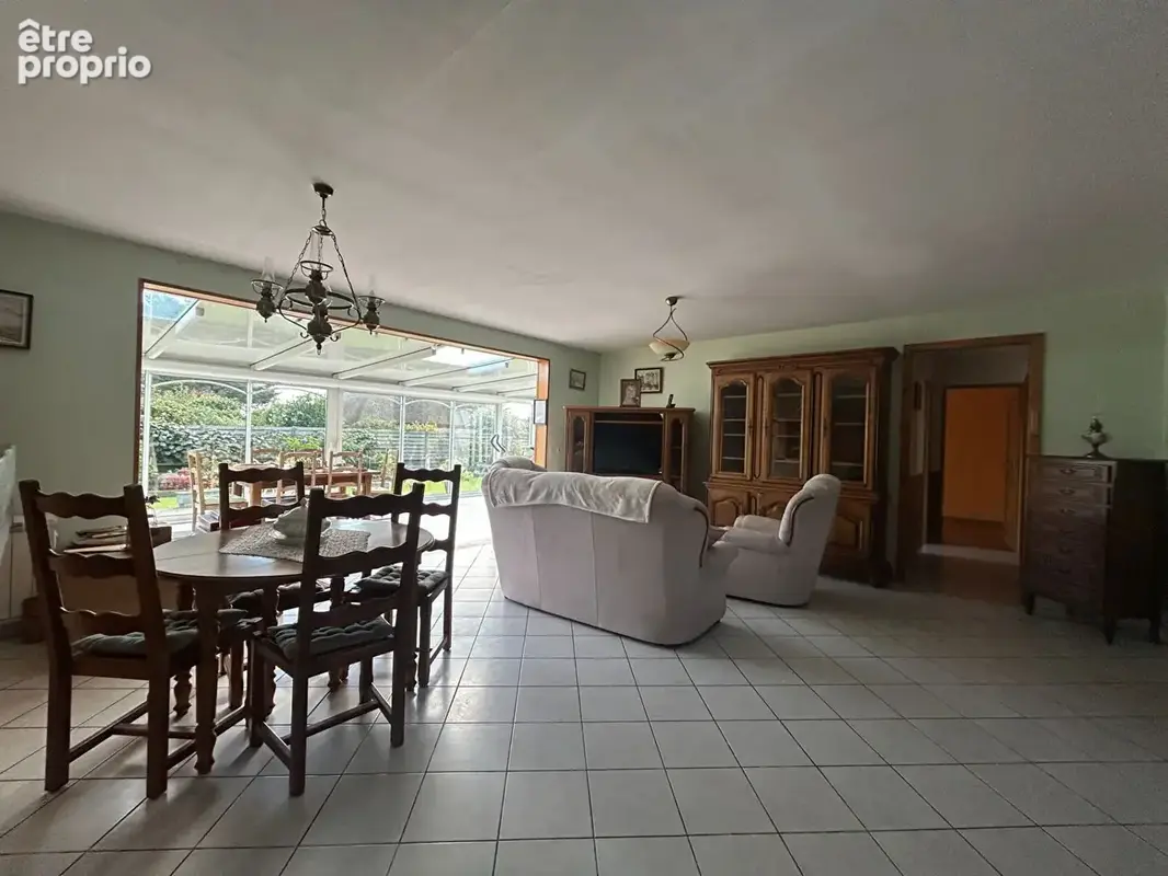 A vendre - maison de plain pied sur genereuse parcelle de terrain - photo 4