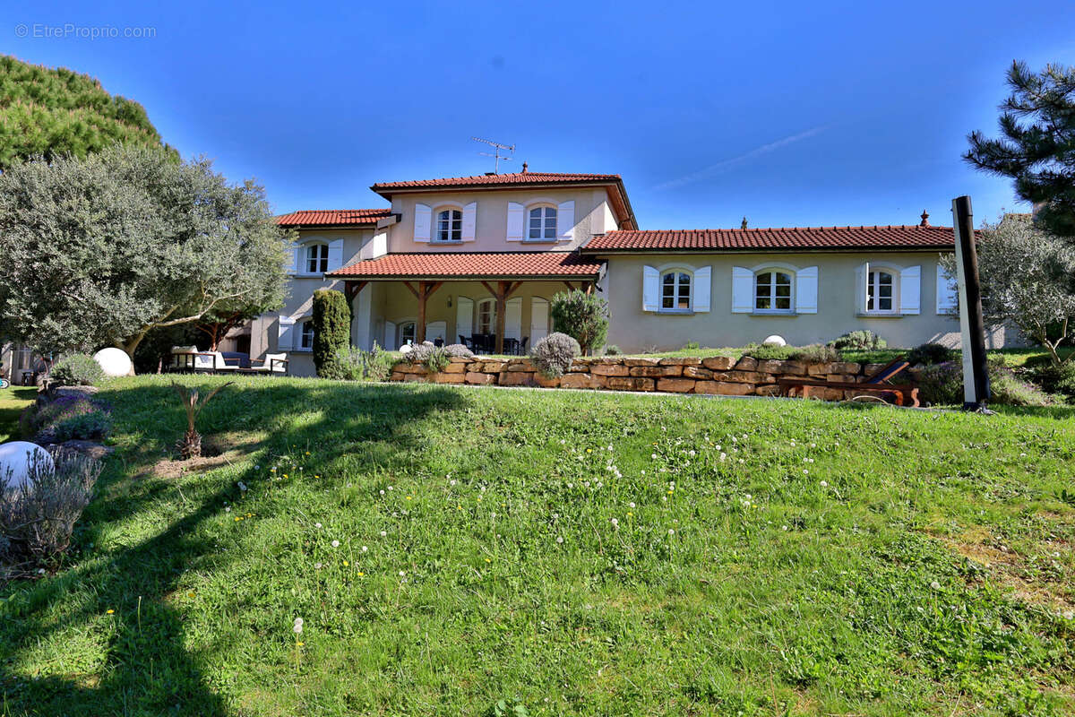 Maison à SAINT-GEORGES-D'ESPERANCHE
