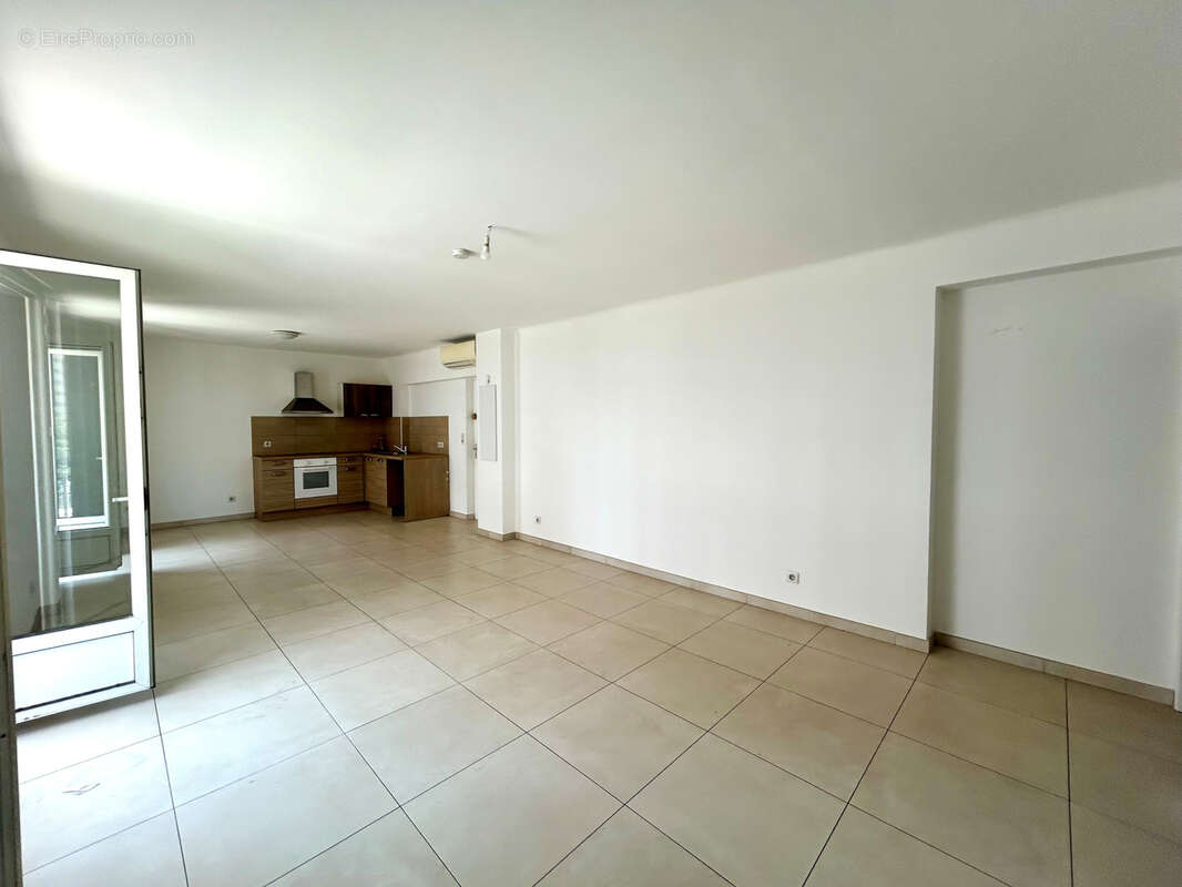 Vente en exclusivite t2 55 m2 avec grenier secteur candia - photo 3