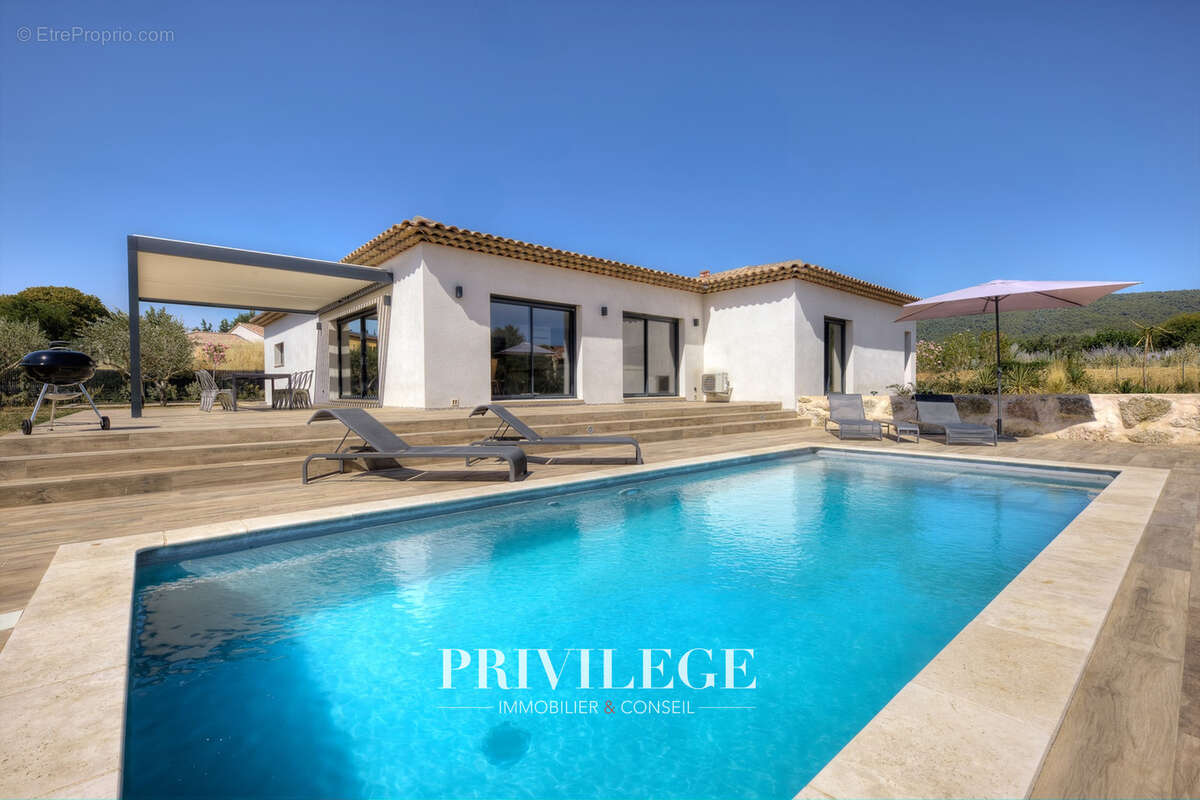 Aups — Exclusivité — Maison neuve avec piscine, prestations soignées et potentiel d’évolution - photo 2