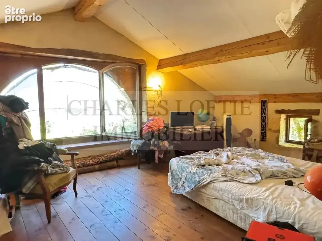 Ensemble immobilier en pierre avec 15 ha de terrain. - photo 9
