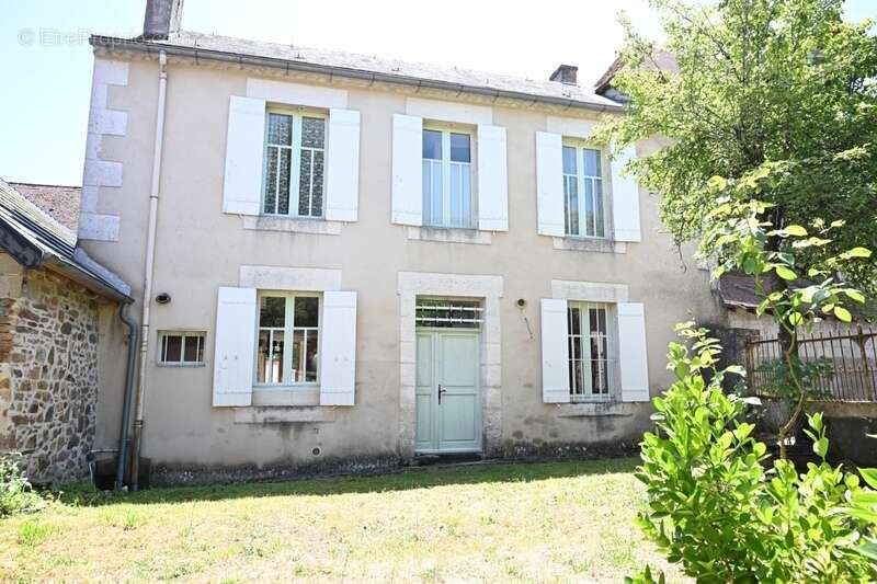 Maison à THIVIERS