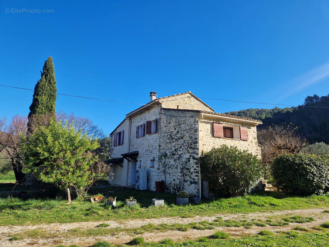 Maison à AUBRES