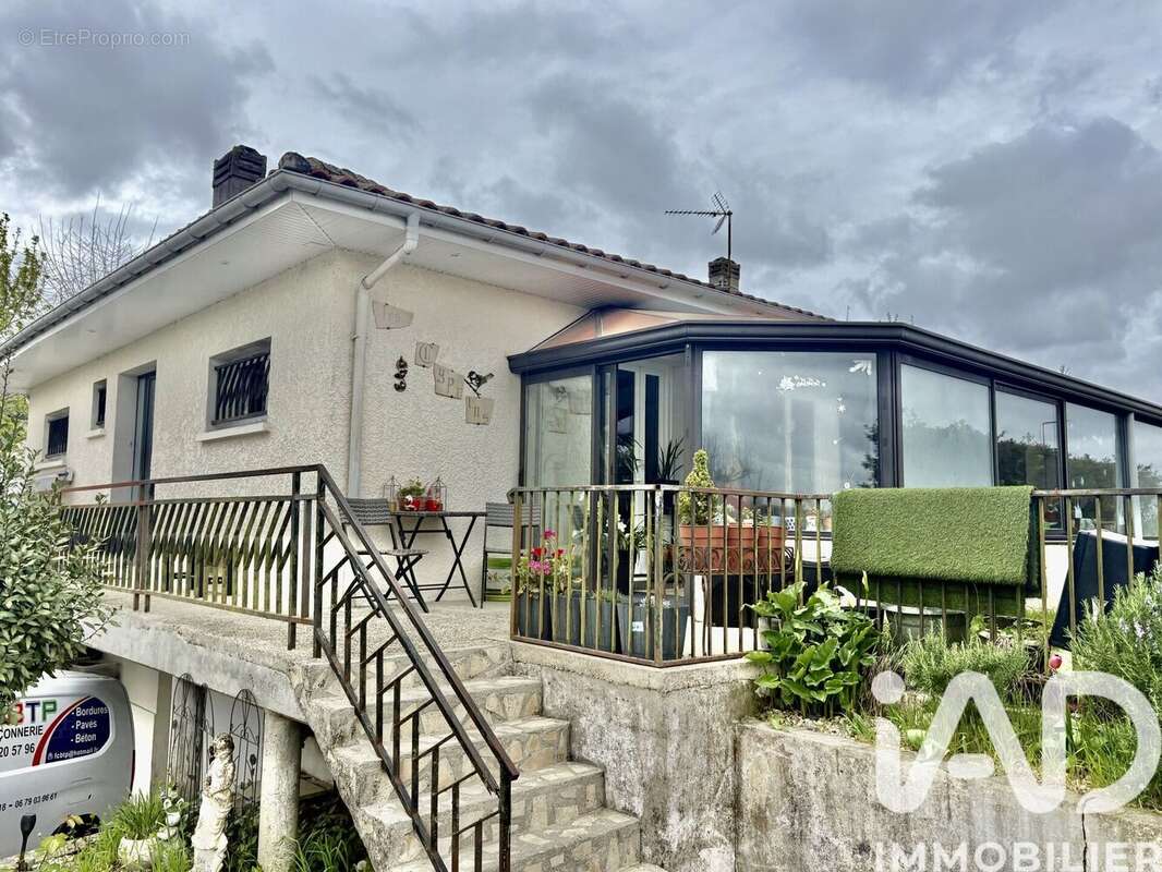 Photo 2 - Maison à LE TAILLAN-MEDOC