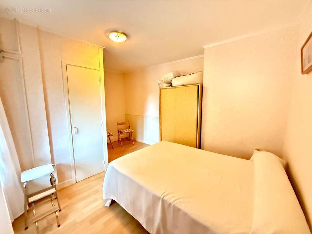   - Appartement à AX-LES-THERMES