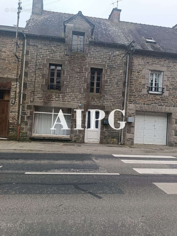 Maison à GOUAREC