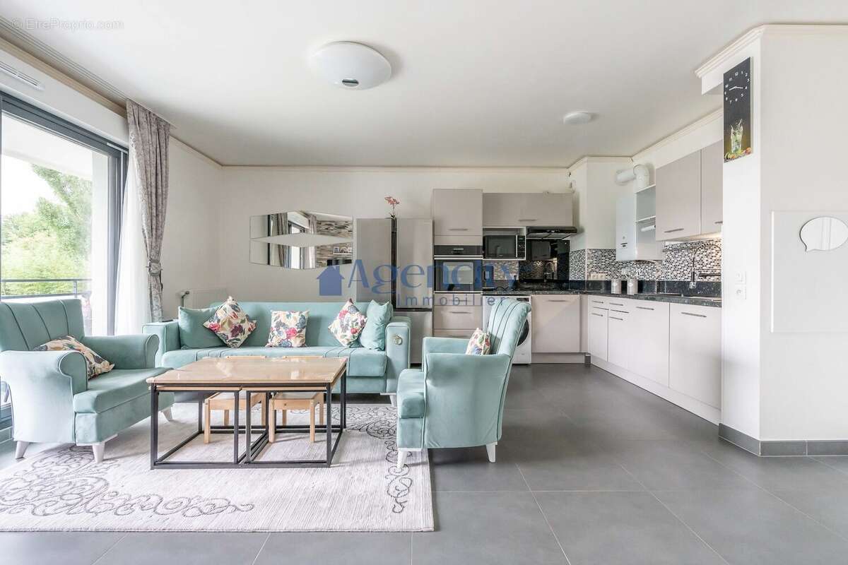 Appartement à TORCY