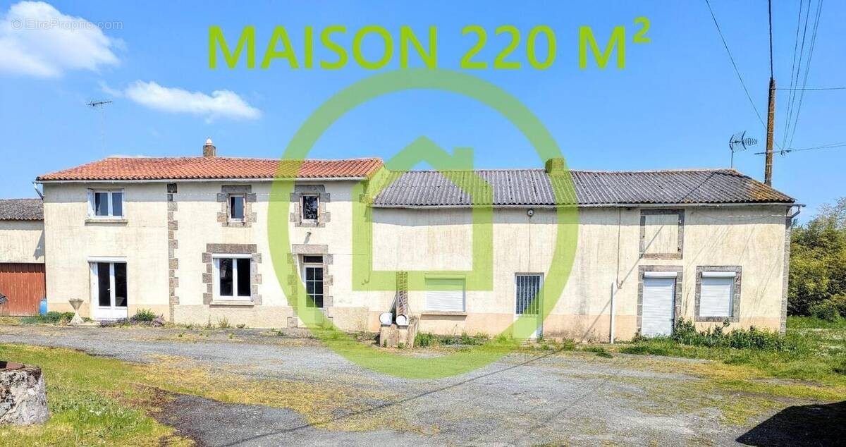 Maison à MAULEON