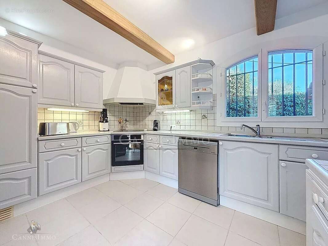 Maison à TOURRETTES-SUR-LOUP