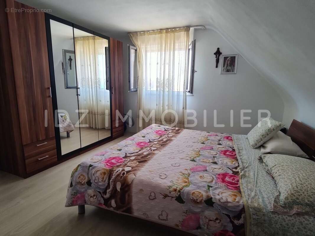 Maison 108 m² à Saint-Louis  - photo 8