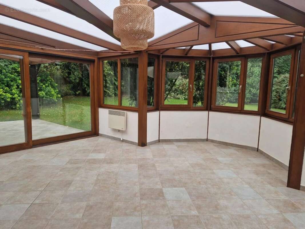 Maison à VOISINS-LE-BRETONNEUX