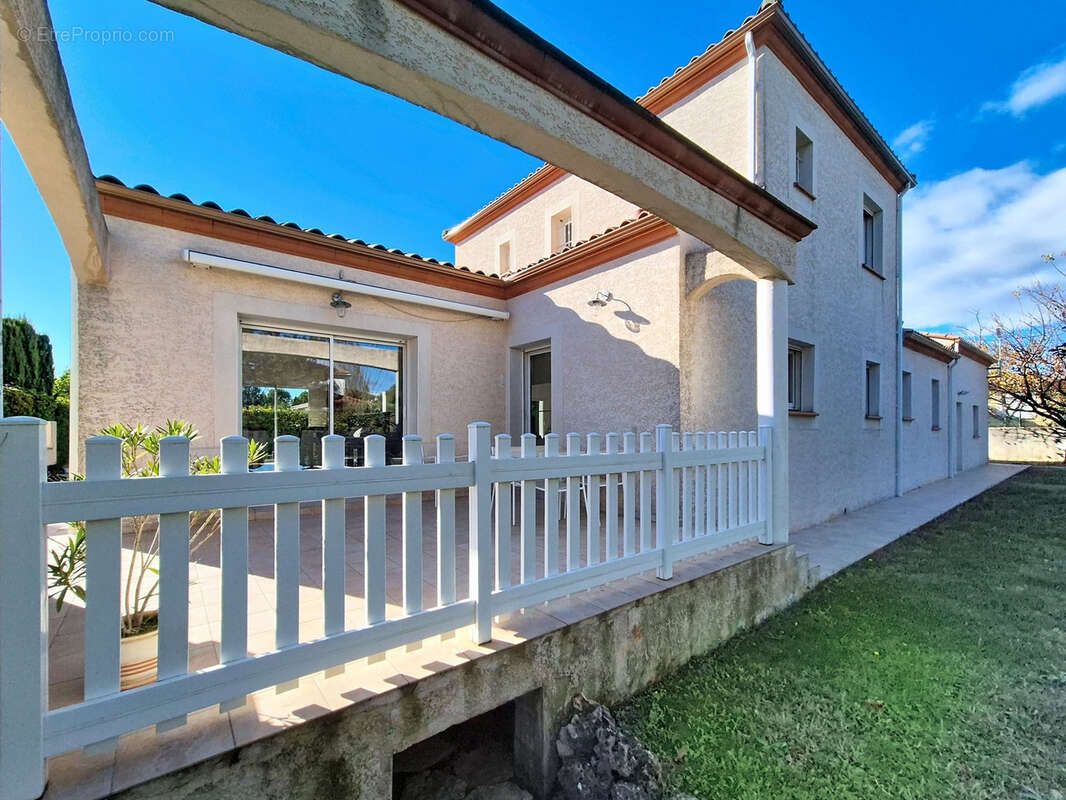 Montarnaud belle villa t6 de 165m2 sur 1196m2 de terrain avec piscine - photo 4