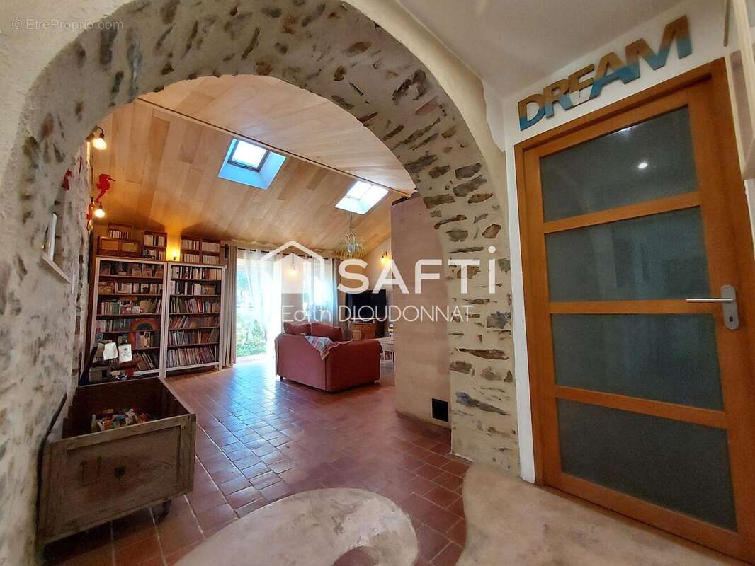 Photo 2 - Maison à MOUTIERS-LES-MAUXFAITS