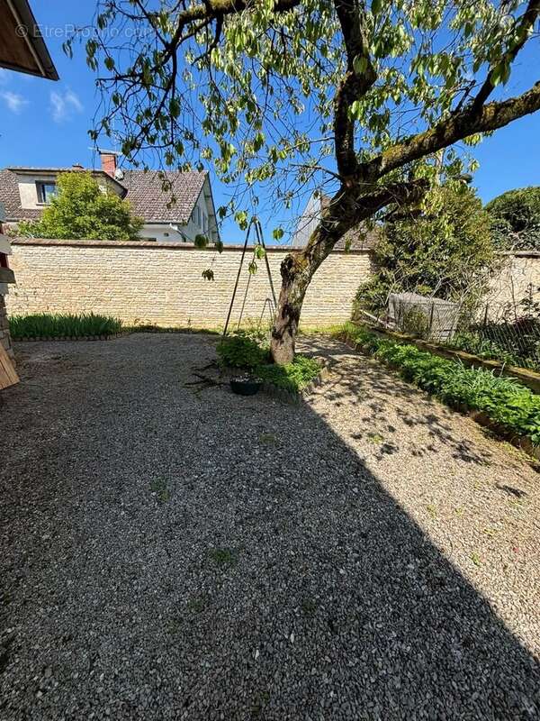 BEAUNE – Maison familiale de 165 m² à 10 min à pied du centre historique - photo 3