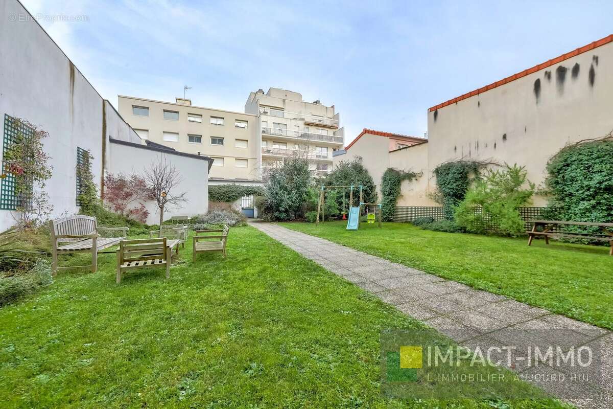 Appartement à LEVALLOIS-PERRET