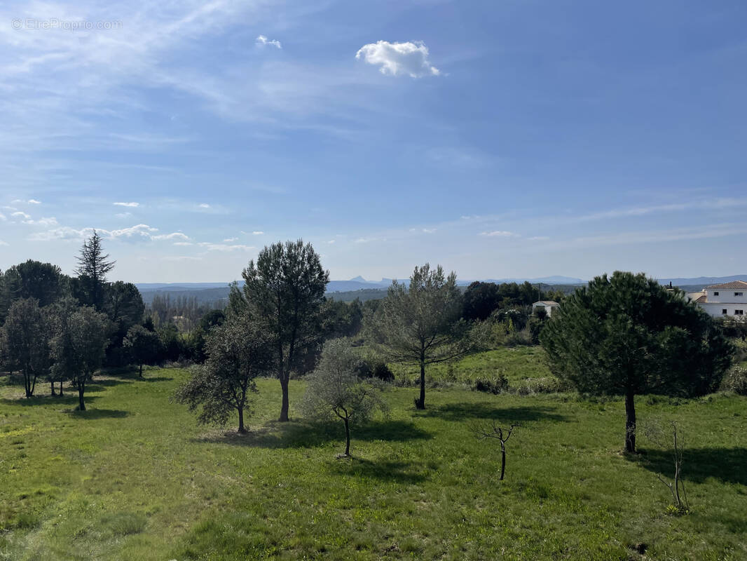 Terrain à MONTPEZAT