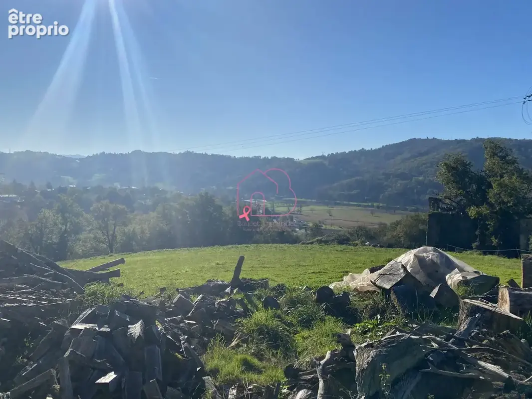 Terrain à LIVINHAC-LE-HAUT