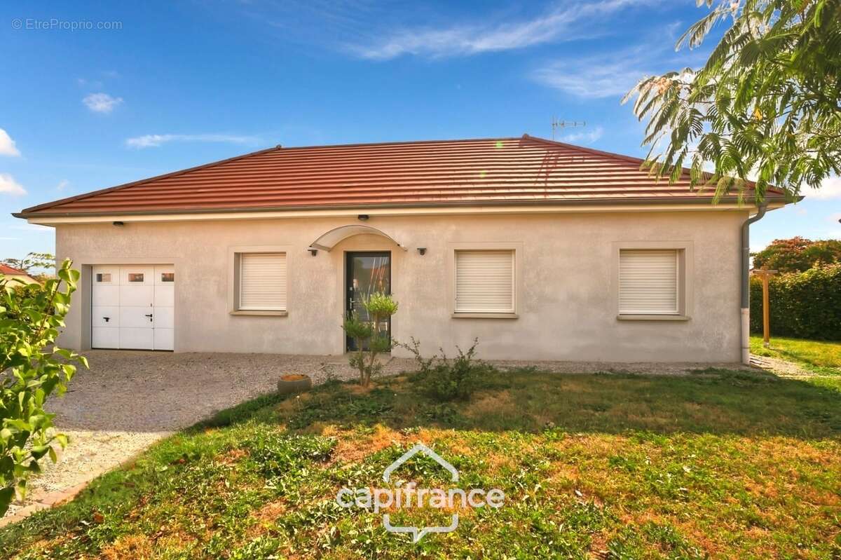 Maison de plain-pied, 3 chambres, véranda, piscine chauffée et jardin paysager – Courlaoux, à 10 min de Lons-le-Saunier (39000) - photo 2