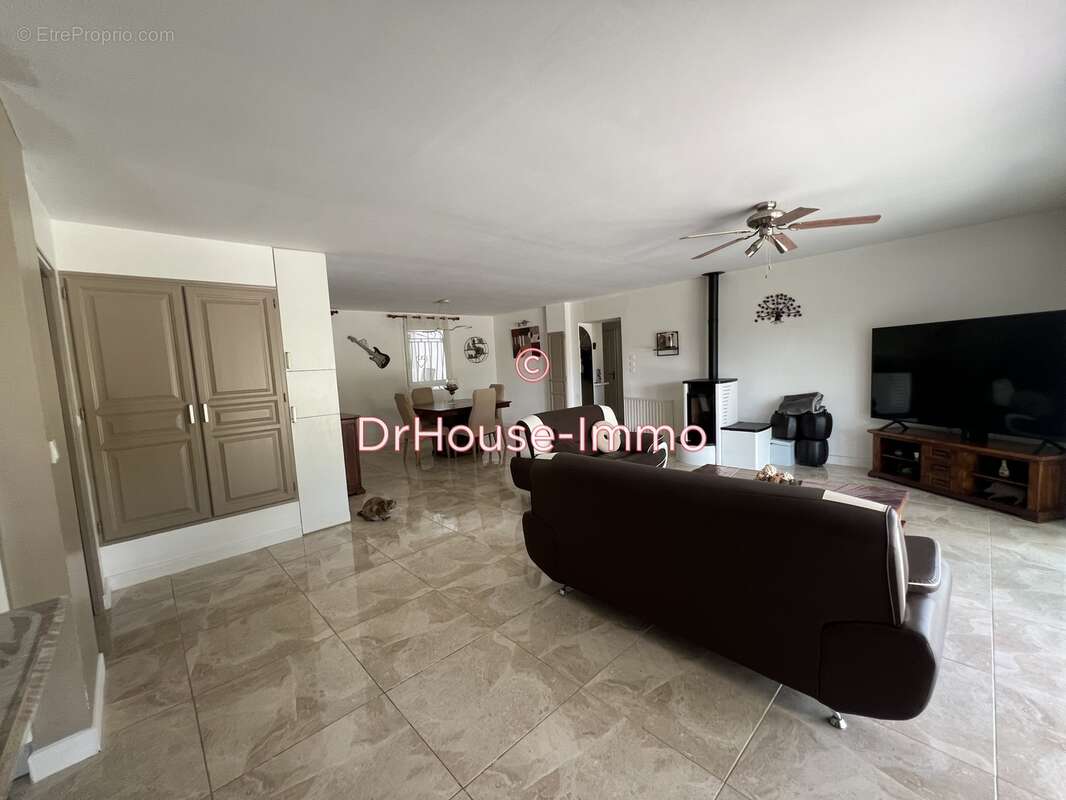 Maison à SAINT-MAXIMIN-LA-SAINTE-BAUME