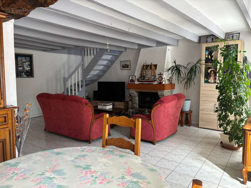 Maison à BAINS-SUR-OUST