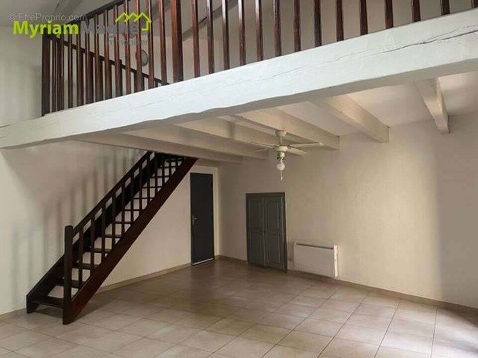 Appartement à COURSAN