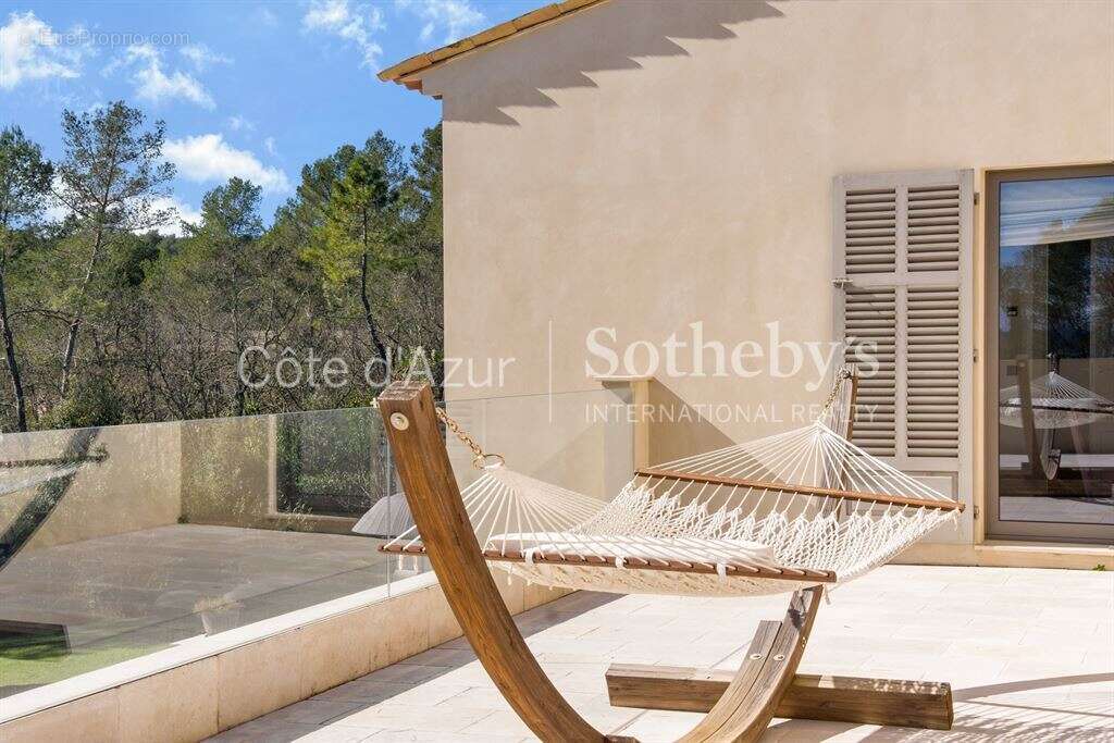 Maison à TOURRETTES