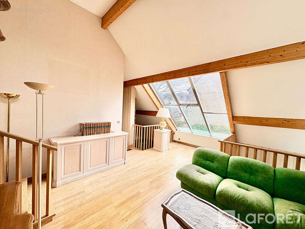 Fontainebleau rue Pasteur. Maison de famille jardin parkings - photo 5
