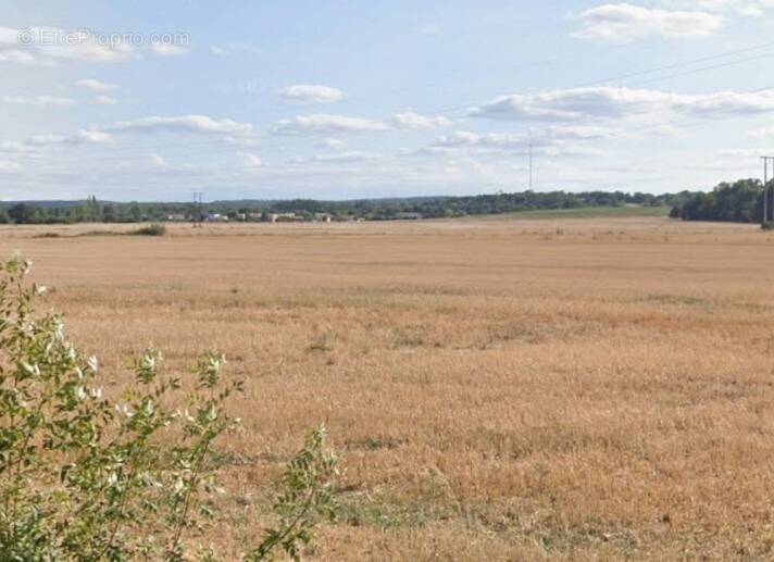 Terrain à SAUBENS