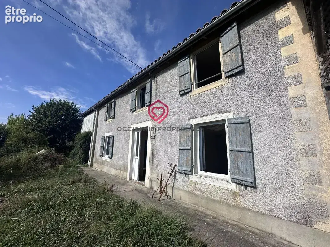 Propriété de caractère à rénover avec dépendances - photo 32