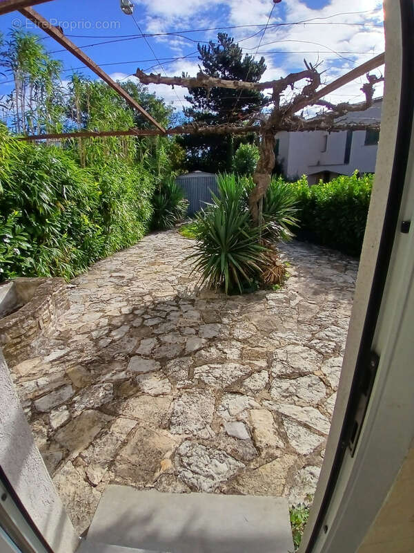 Appartement à SAINT-CHRISTOL-LES-ALES