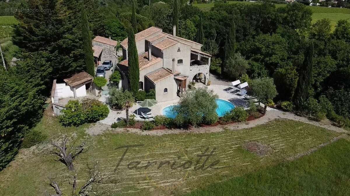 Maison à ALBA-LA-ROMAINE
