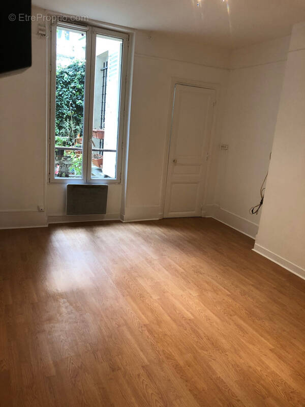 Appartement à PARIS-14E